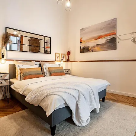 The- Point- 3Br Bright Cloud-2